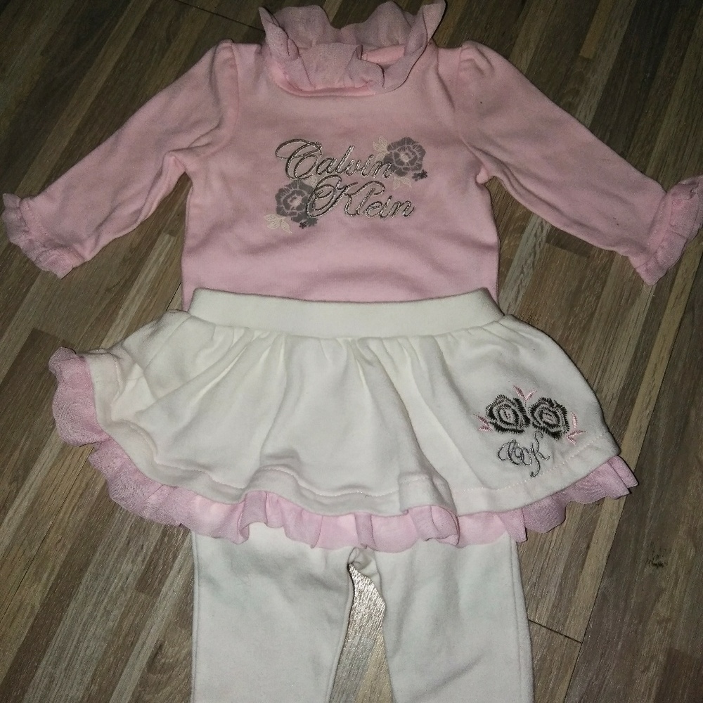 Adorable Calvin Klein Long Sleeve Set